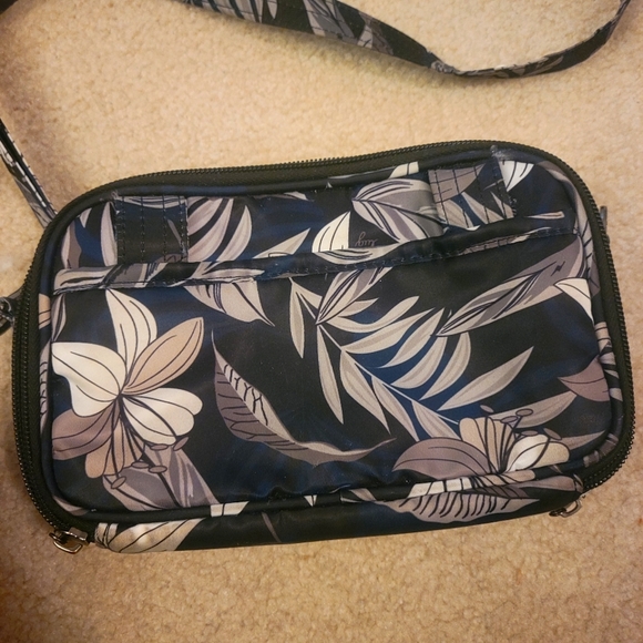 lug Handbags - Lug (RARE) Lilly Black Roundabout